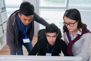 Fitur-Fitur yang Dipelajari di Training Accurate FAC INSTITUTE