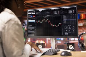 Pasar Saham Bergejolak, Accurate Online Bantu Bisnis Menjaga Stabilitas Keuangan